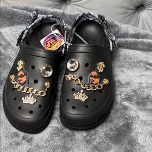 SKECHERS X Snoop Dogg Arch Fit Footsteps Rolling N Gold Clog Sandals